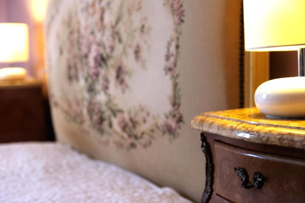Hotel Du Cheval Blanc Saint-Rémy-de-Provence 客房 照片